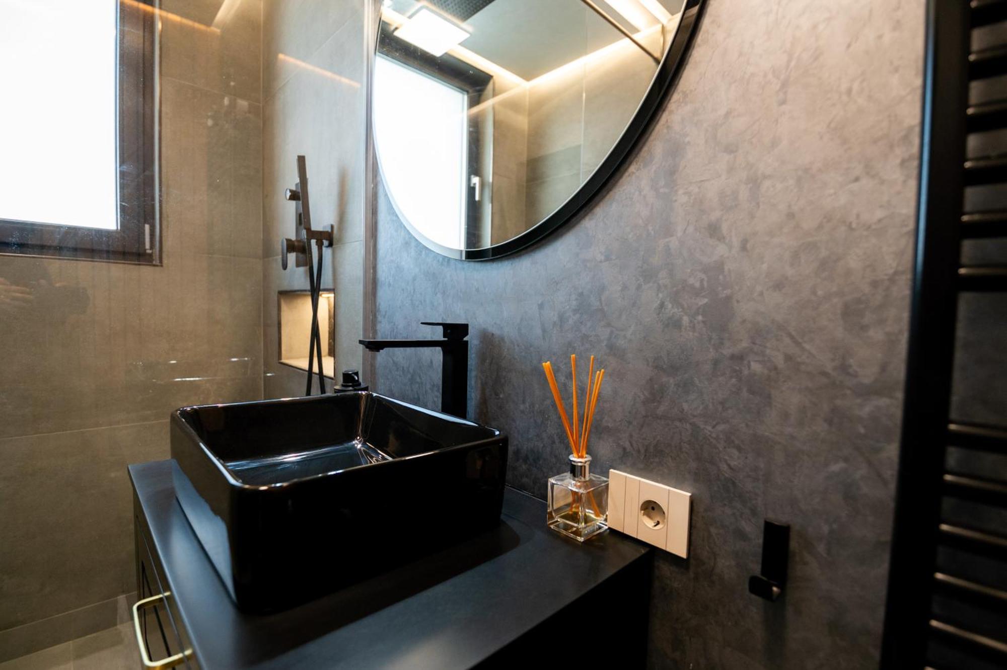 The Penthouse Otel Vaslui Dış mekan fotoğraf