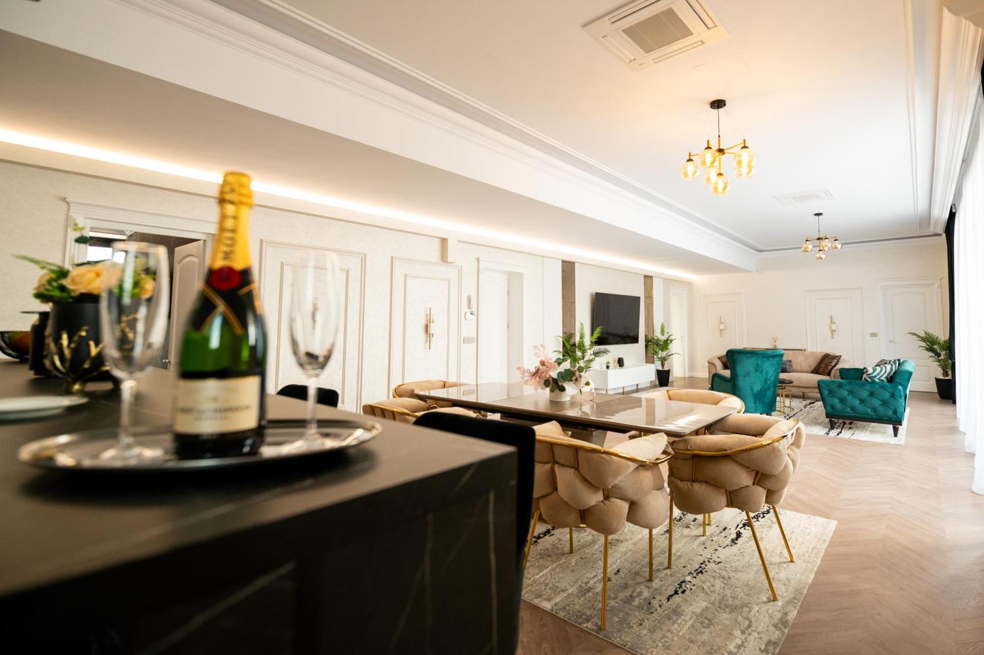 The Penthouse Otel Vaslui Dış mekan fotoğraf